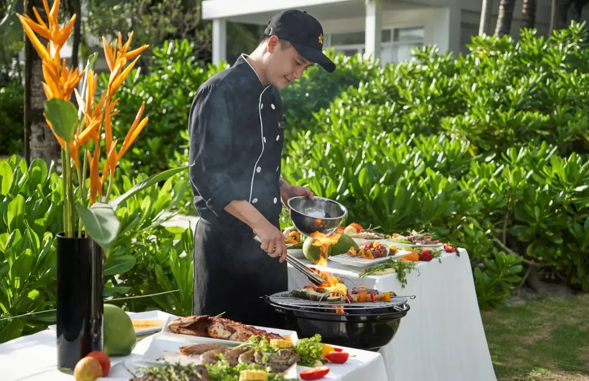 Abogo providing personalized consultation for Da Nang party villas