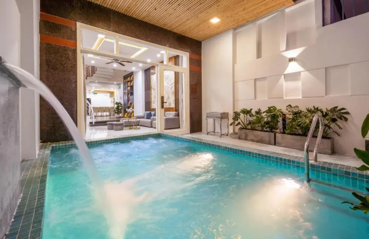 Hồ bơi riêng tại Aurora Villa – 37 HSK Đà Nẵng
