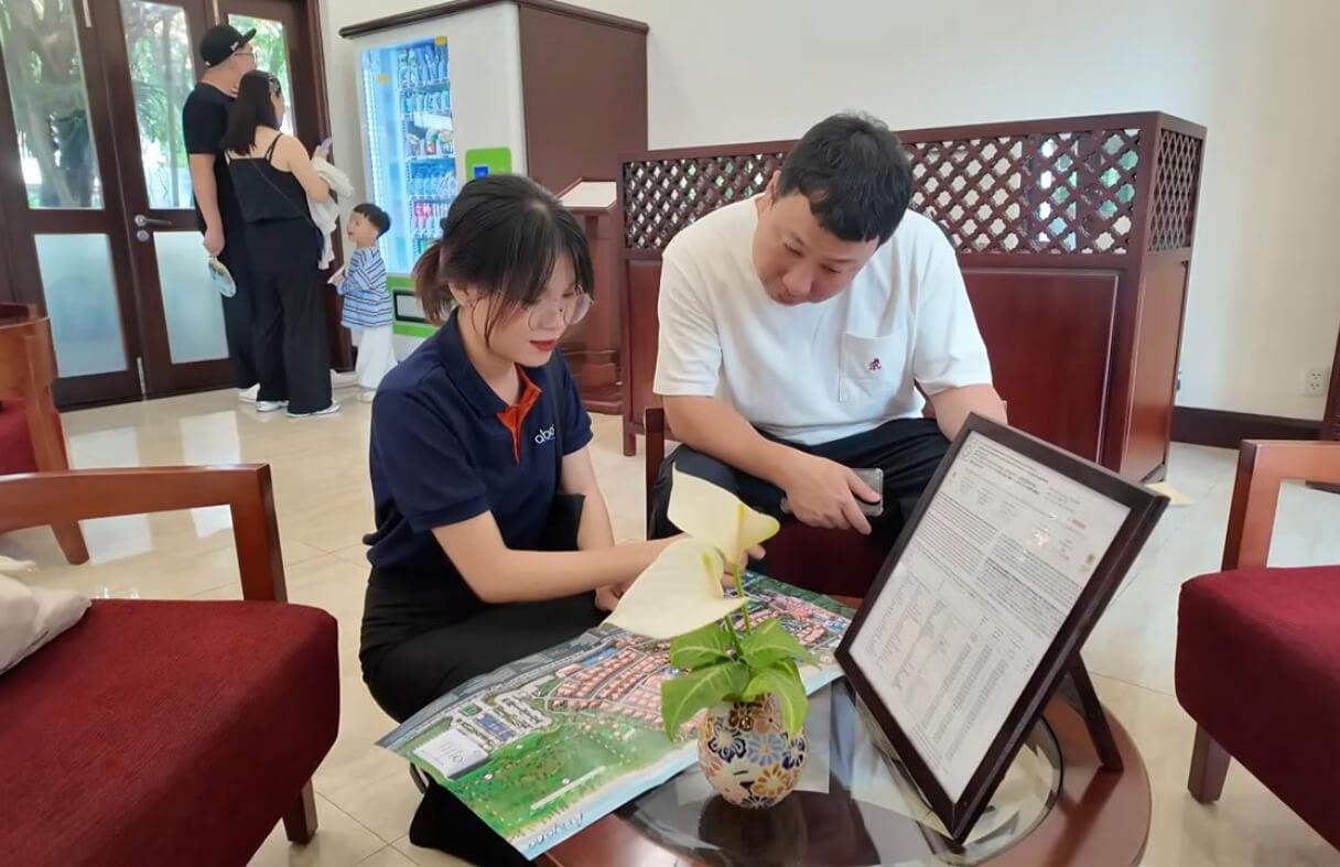 Compare villa prices transparently on the Abogo booking platform