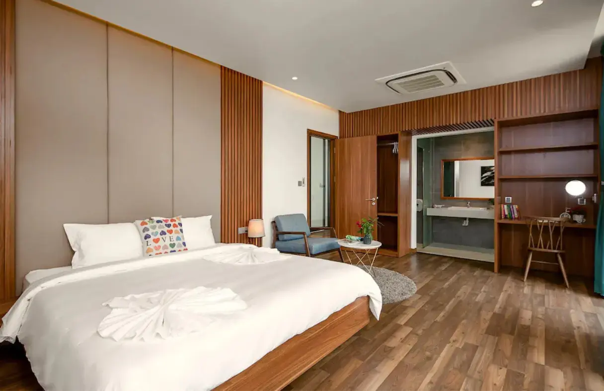 Phòng ngủ riêng tư trong villa Đà Nẵng, phù hợp cho nhóm 10–20 người nghỉ ngơi thoải mái