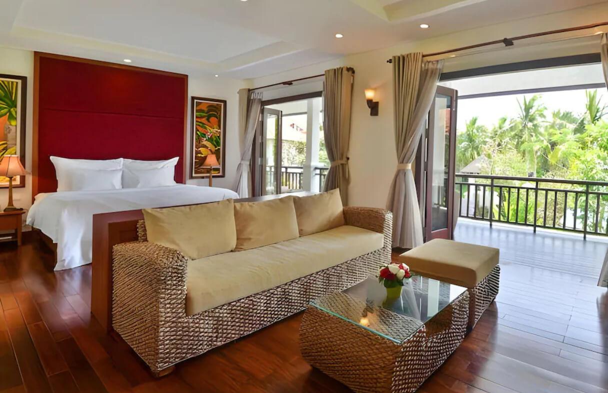 Phòng ngủ sang trọng trong villa Furama Đà Nẵng không gian riêng tư và thoải mái