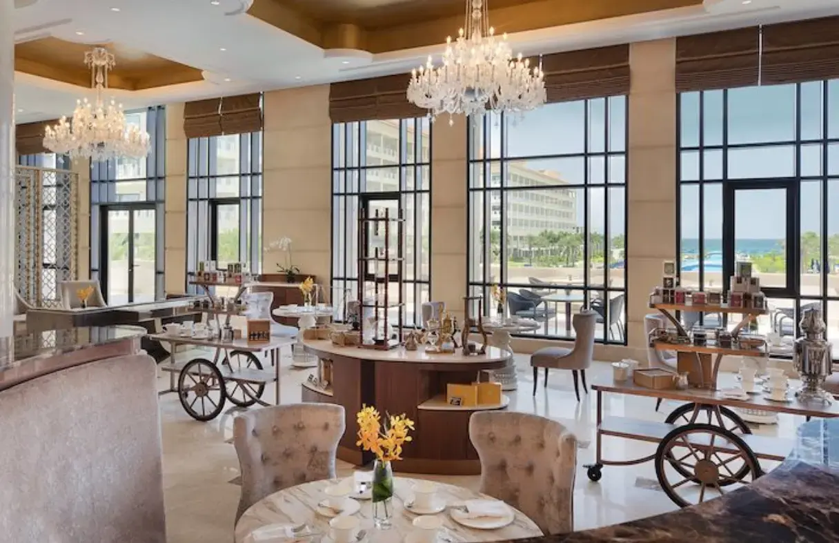 Buffet sáng đa dạng tại Sheraton Grand Đà Nẵng Resort với món Á – Âu phong phú