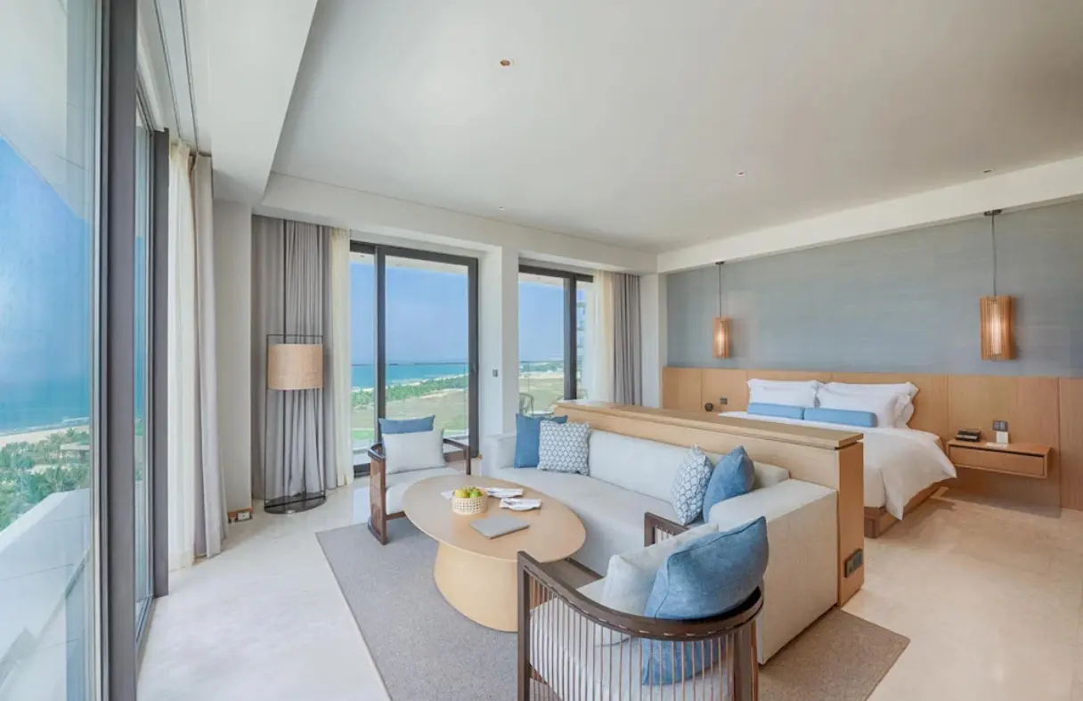 Phòng Deluxe tại Shilla Monogram Quangnam Danang hướng biển sang trọng