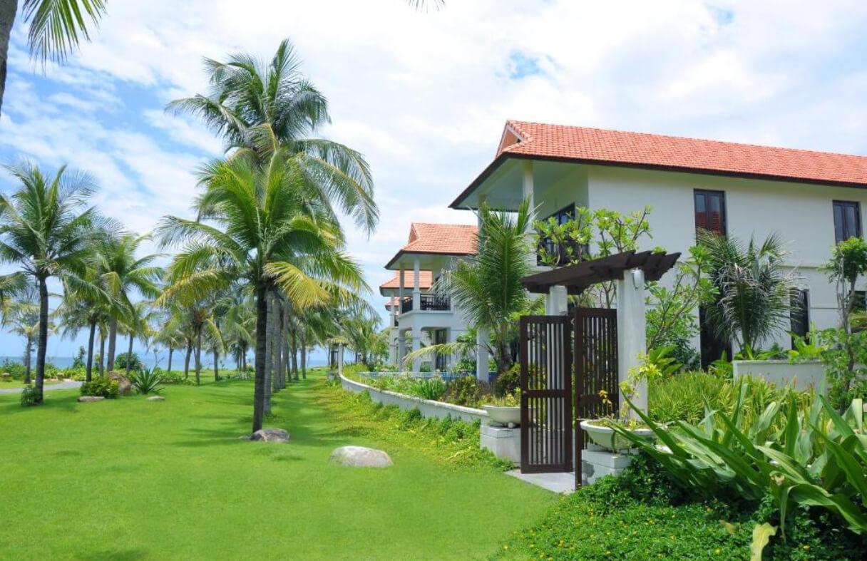 Villa near Furama Da Nang with convenient access to beach and dining spots