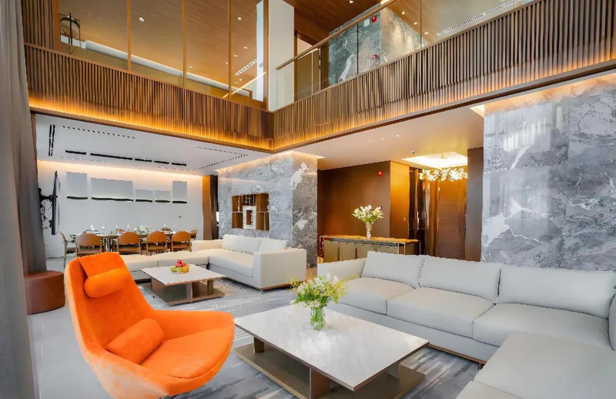 Villa nghỉ dưỡng tại Đà Nẵng gần Bãi biển Mỹ Khê với thiết kế hiện đại và không gian riêng tư