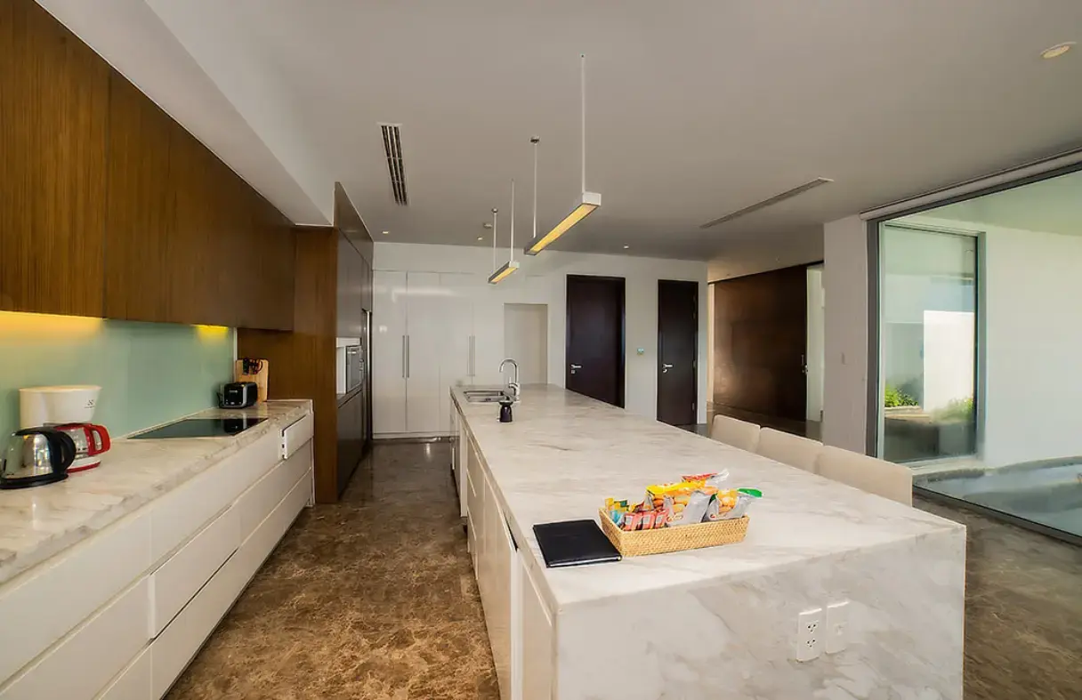Không gian sinh hoạt chung trong villa The Ocean Đà Nẵng phù hợp cho gia đình nhiều thế hệ