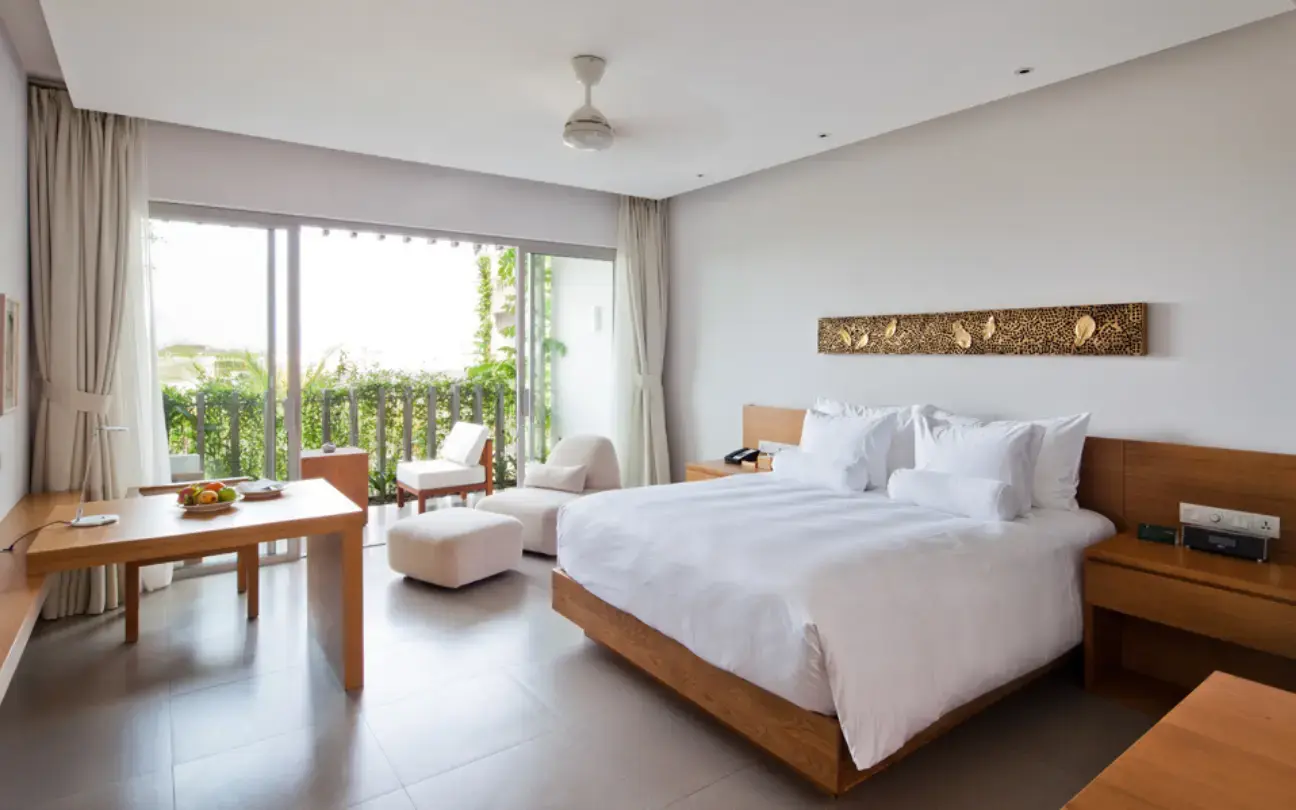 Naman Retreat Resort Danang Babylon Serenity King