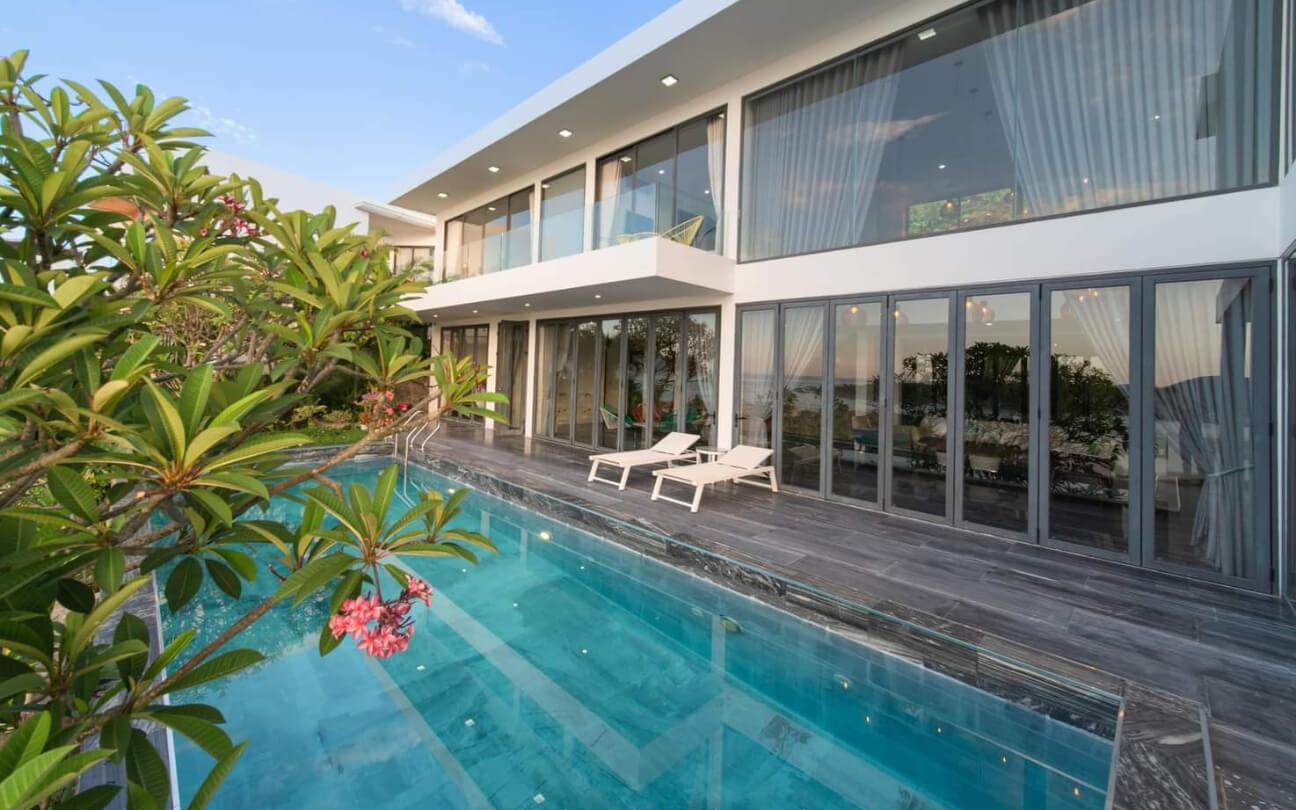 Ocean Front Villa Nha Trang B19 4PN