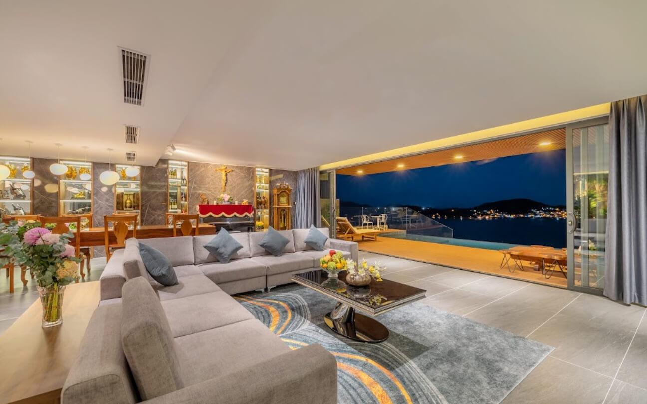 Ocean Front Villa Nha Trang B22 6PN