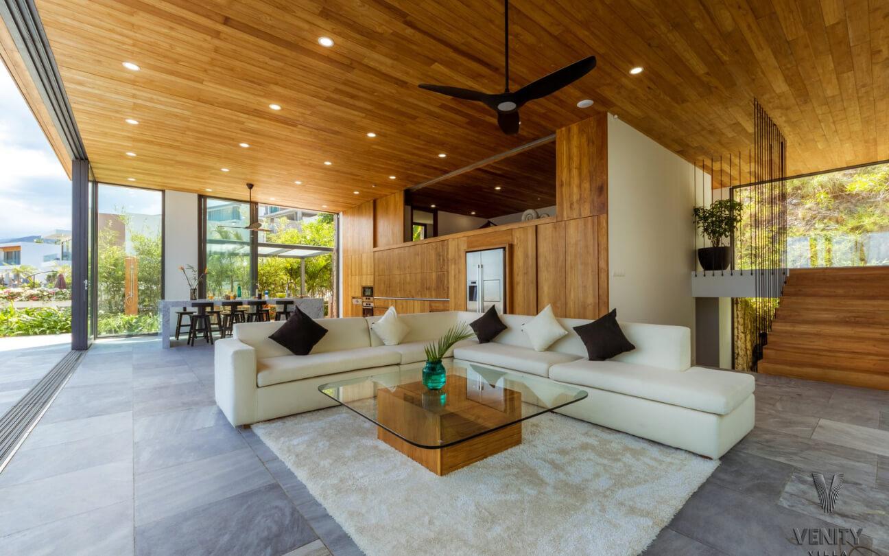 Ocean Front Villa Nha Trang B25 4PN