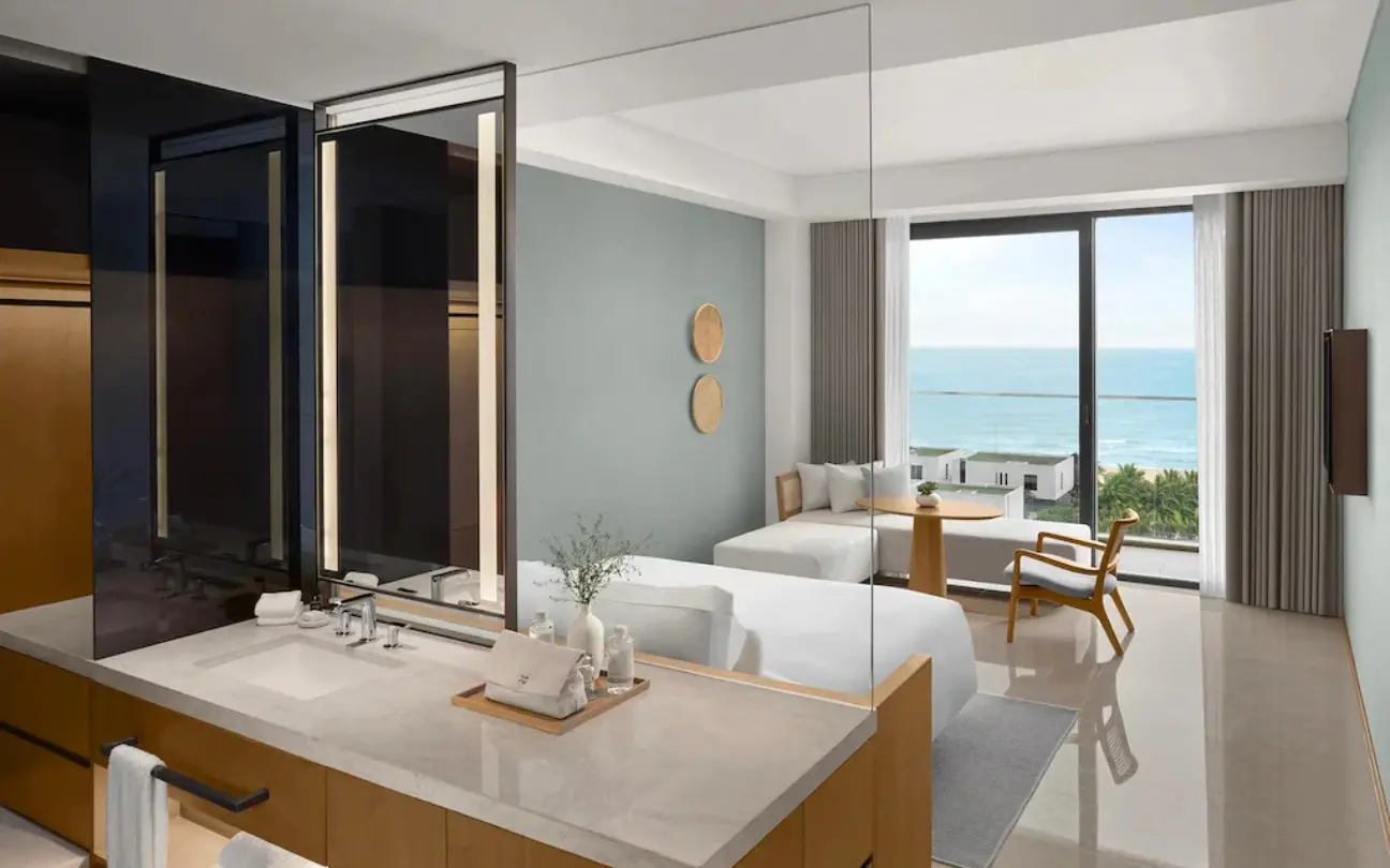Shilla Monogram Quangnam Danang Primier Deluxe