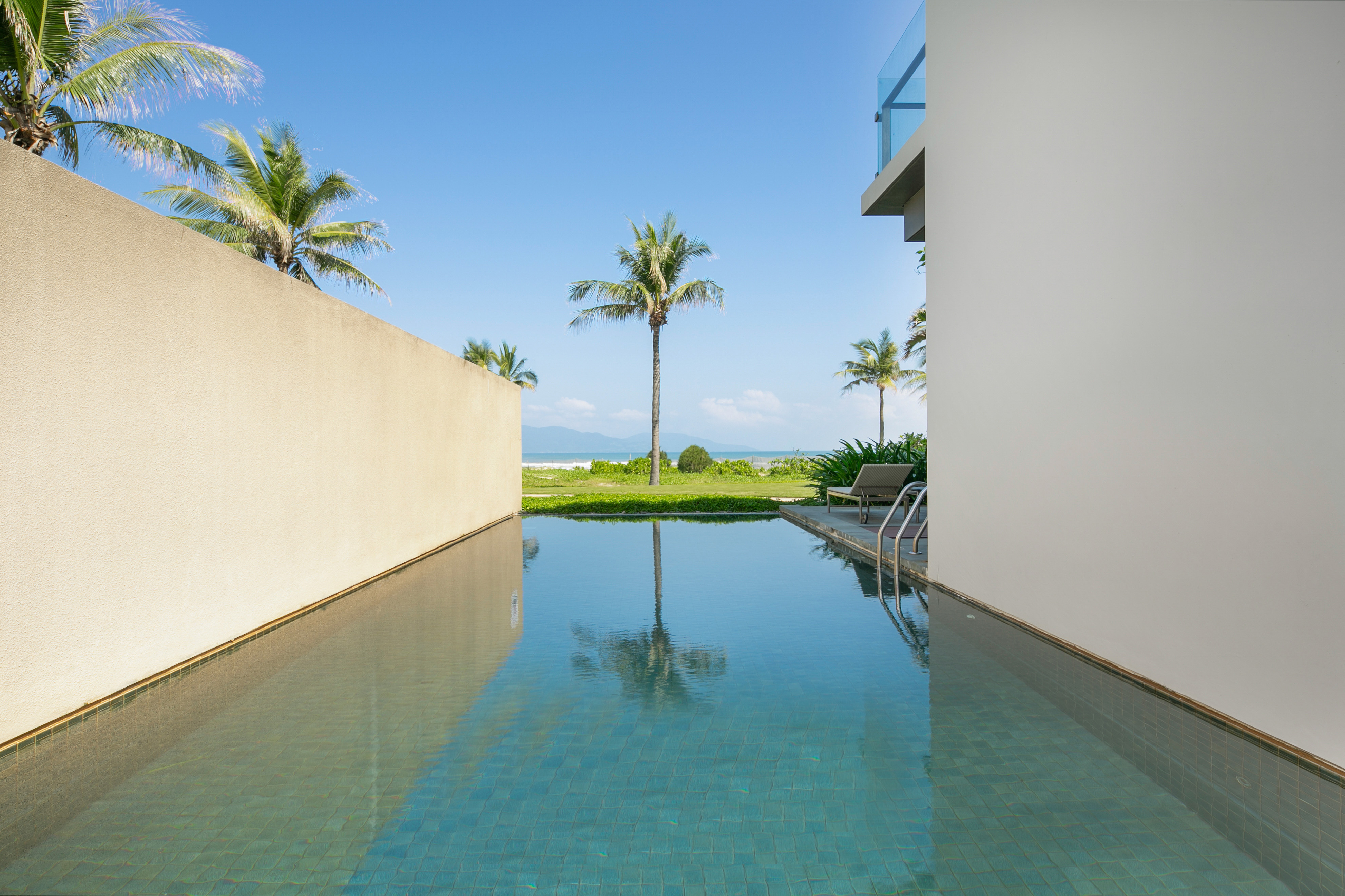 Liên Hệ Abogo Hyatt Resort Beach Da Nang