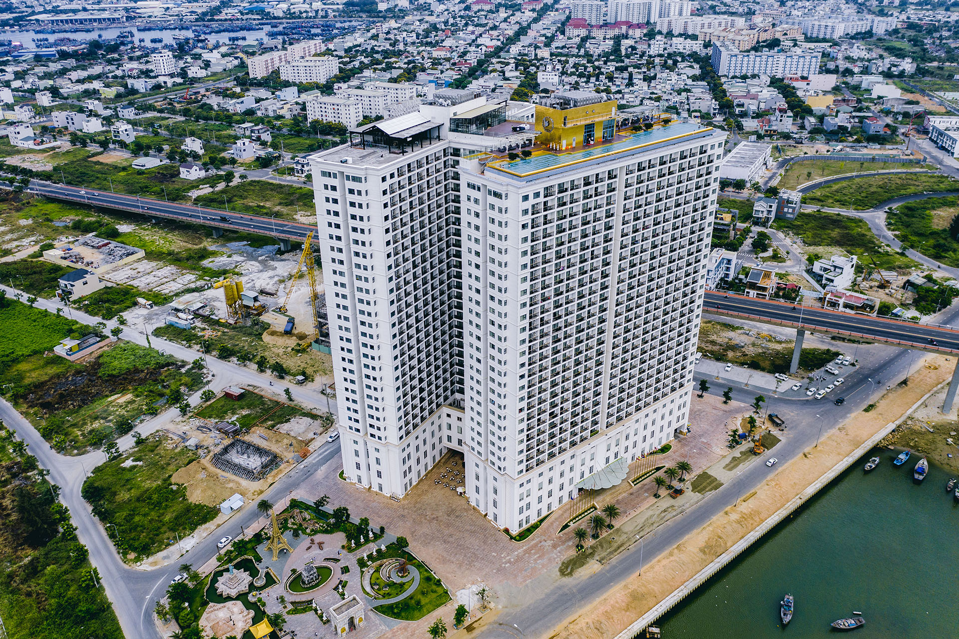 Hotline Golden Bay Đà Nẵng | Số Điện Thoại, Liên Hệ Và Đặt Phòng Mới Nhất