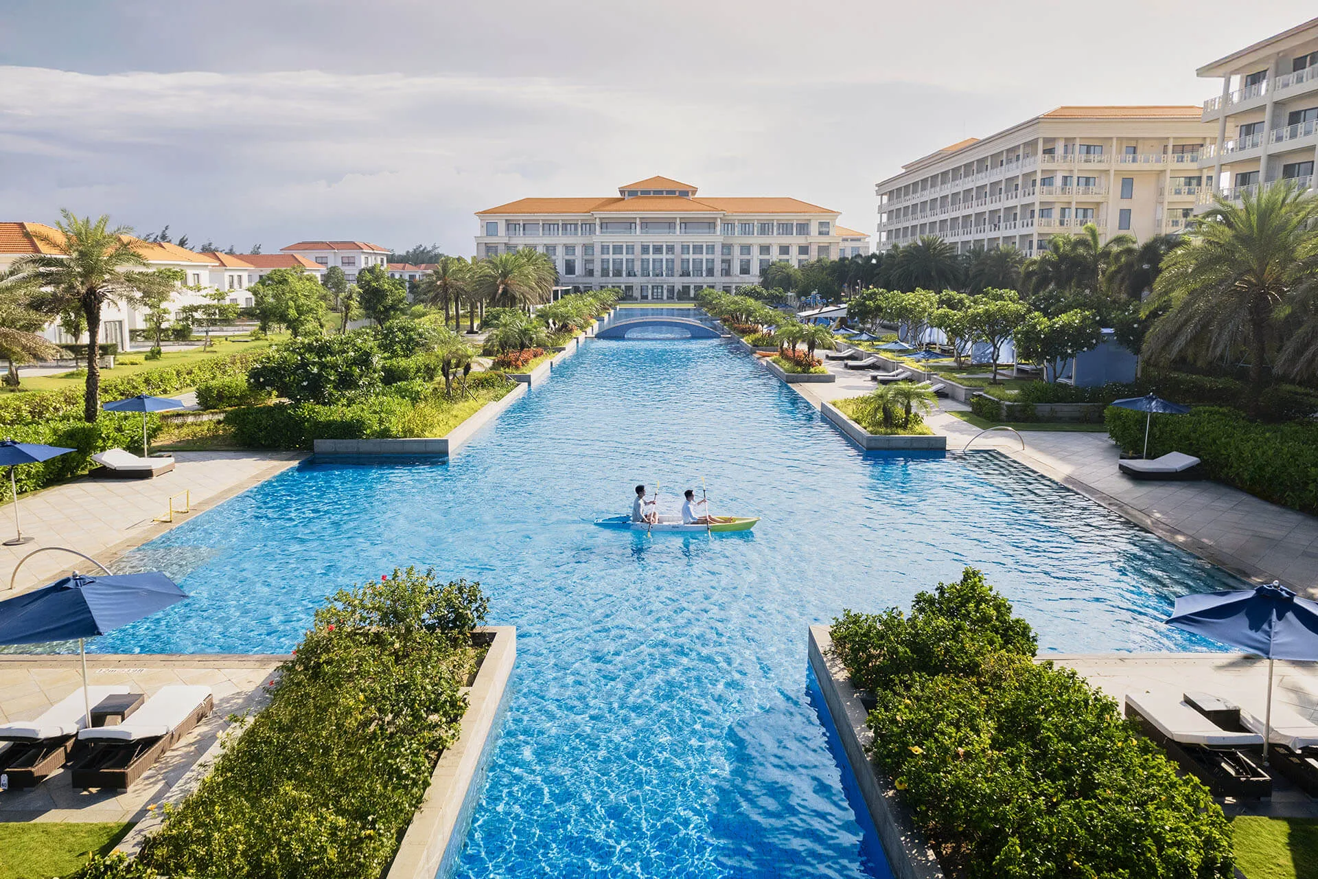 Hotline Sheraton Grand Danang Resort | Số Điện Thoại, Liên Hệ Và Đặt Phòng Mới Nhất
