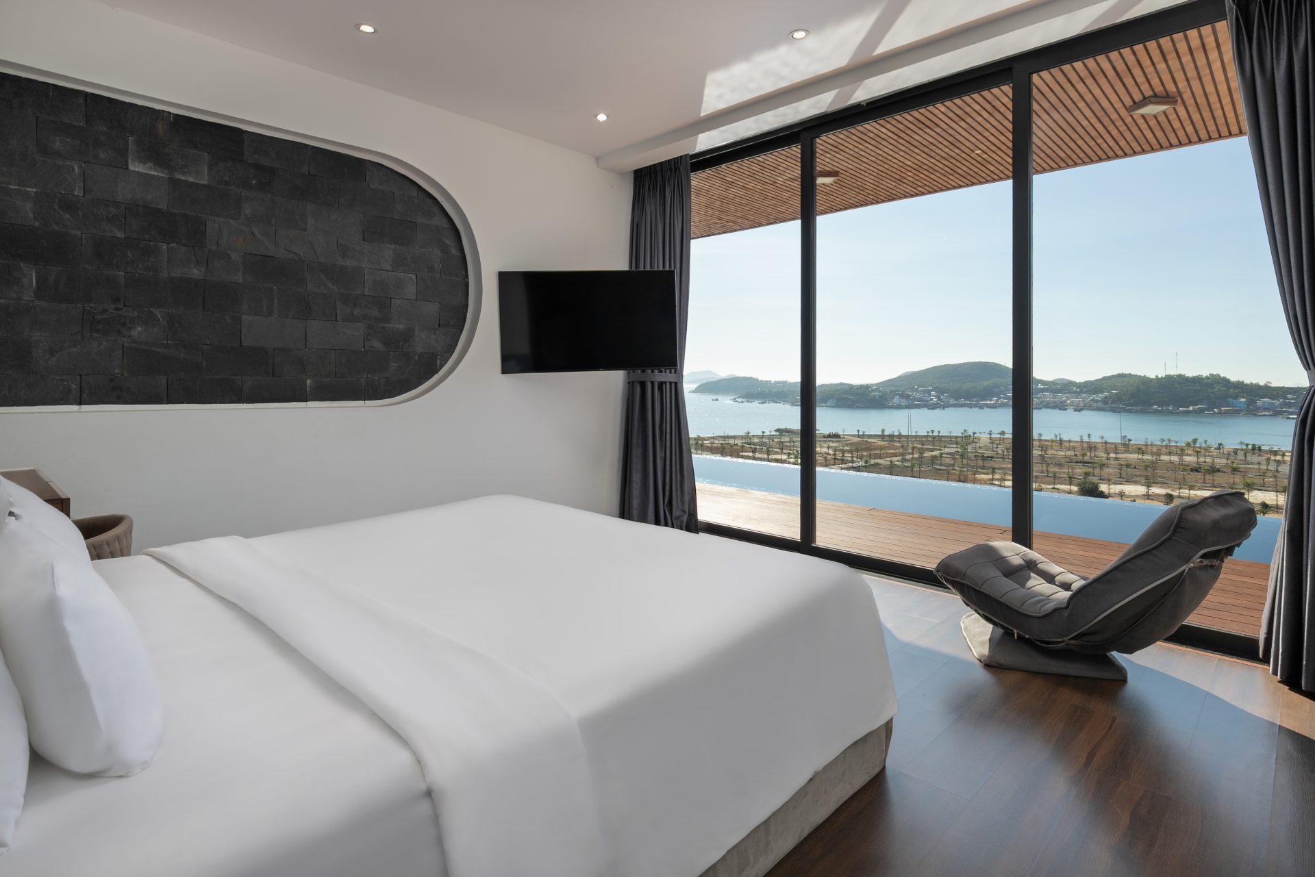 review oceanfront nha trang
