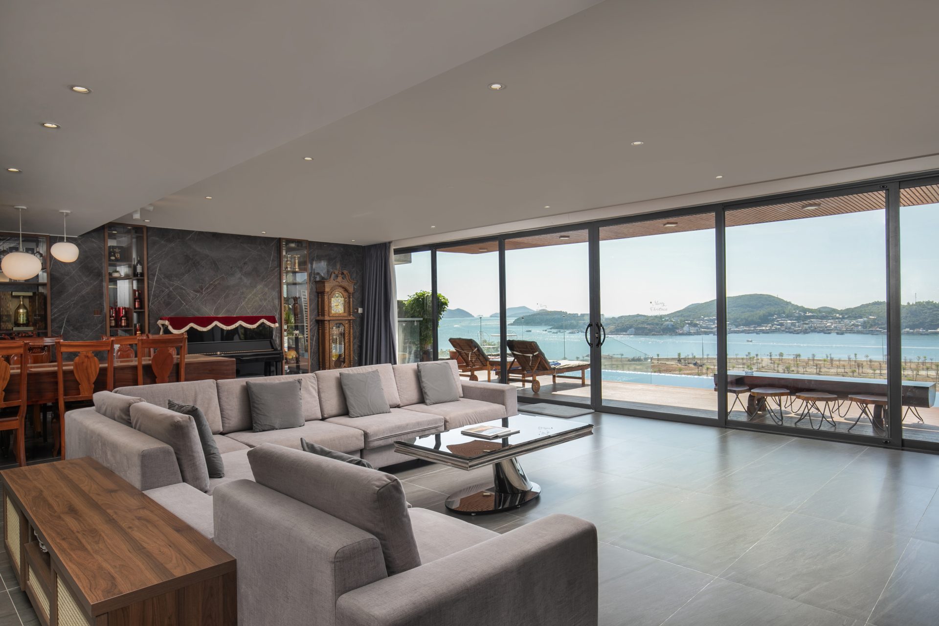 review Oceanfront Nha Trang