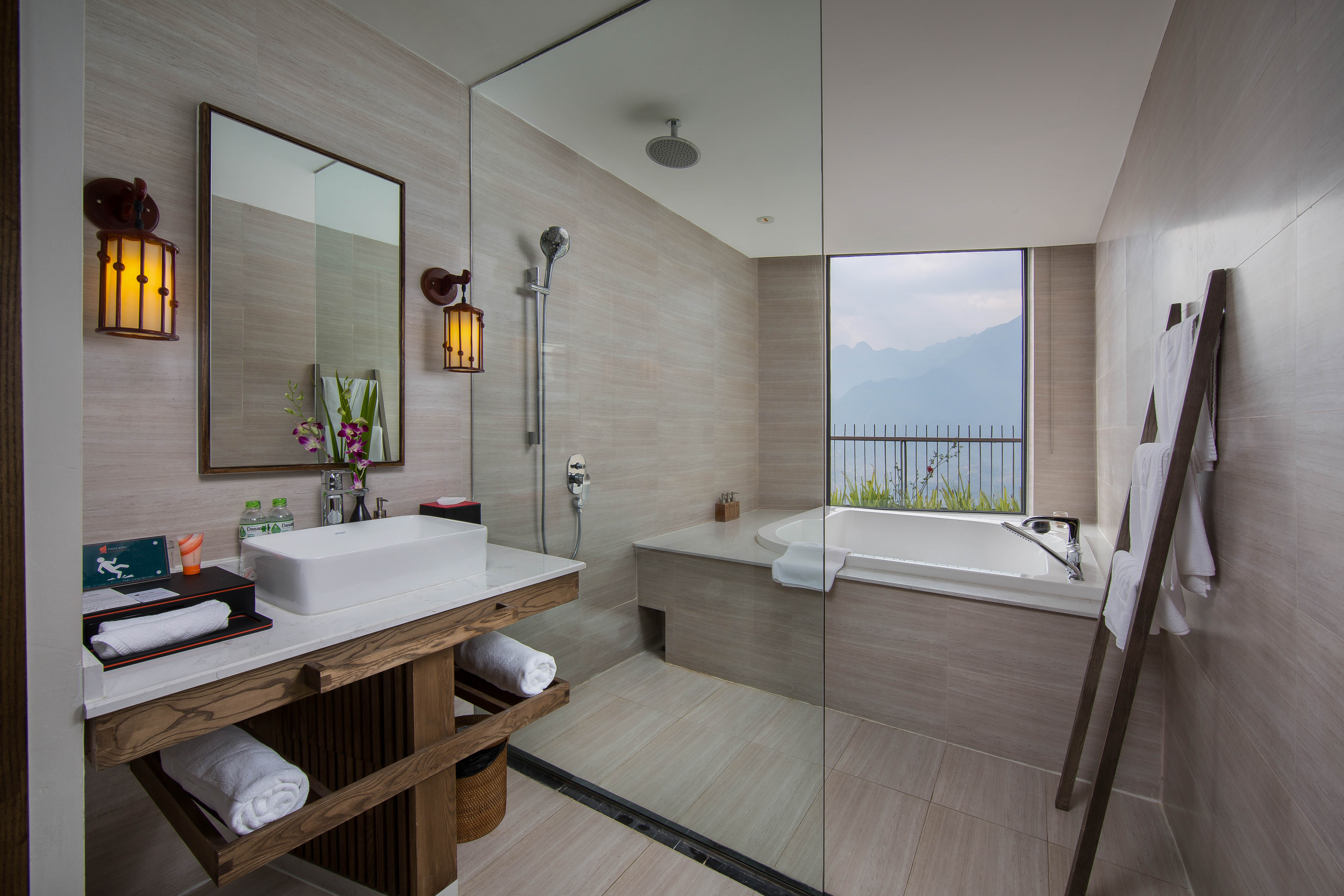 Red Dao Suites