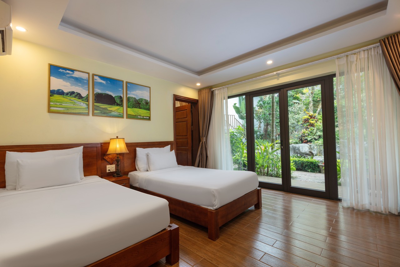 Deluxe Connecting Garden View