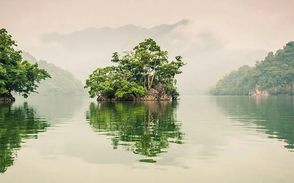 BA BE LAKE 2 DAYS 1 NIGHT (PRIVATE ROOM WITH EN-SUITE BATHROOM)