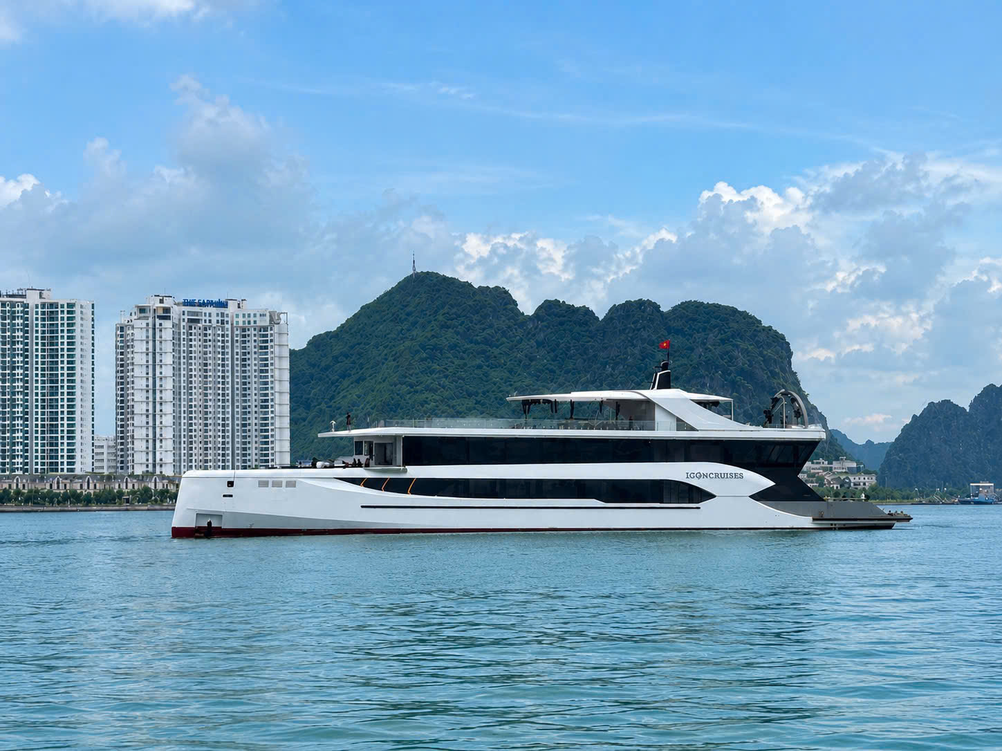 ICON CRUISE – 7-HOUR DAY CRUISE