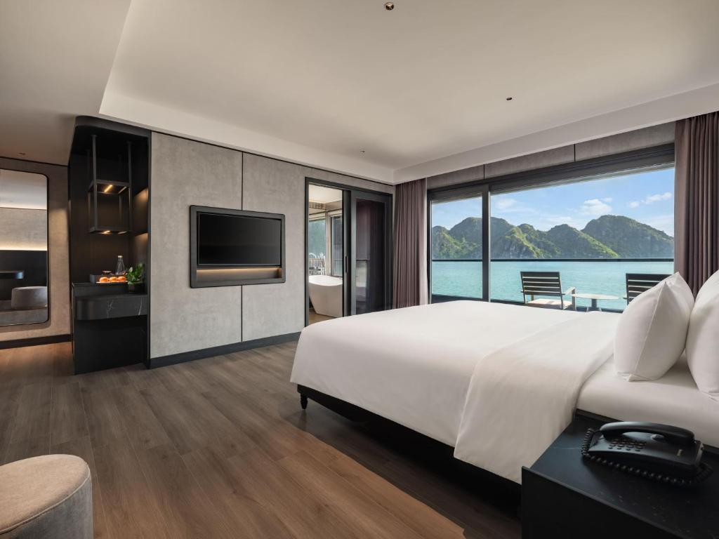 Family Connecting Grand Suite