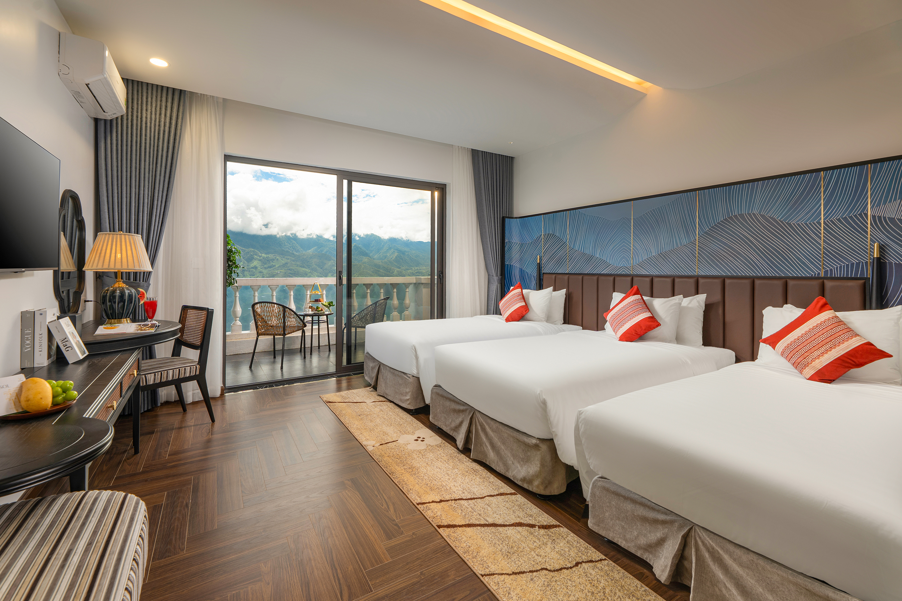 Deluxe Valley View with Balcony