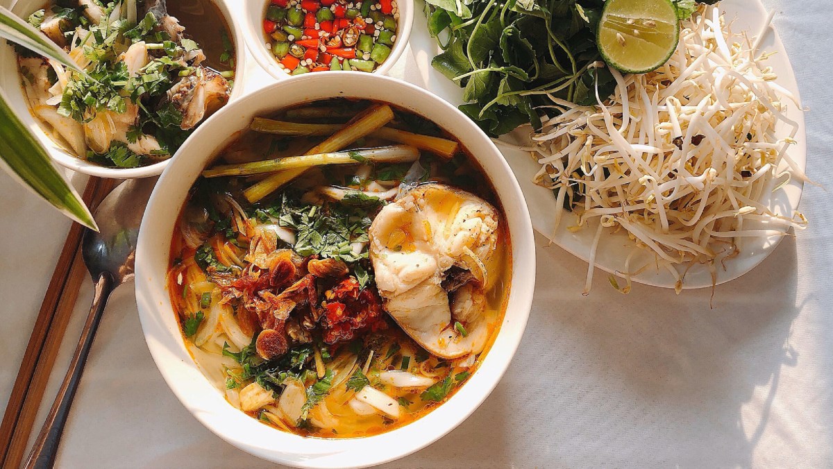 banh-canh-ca-loc-hue-1