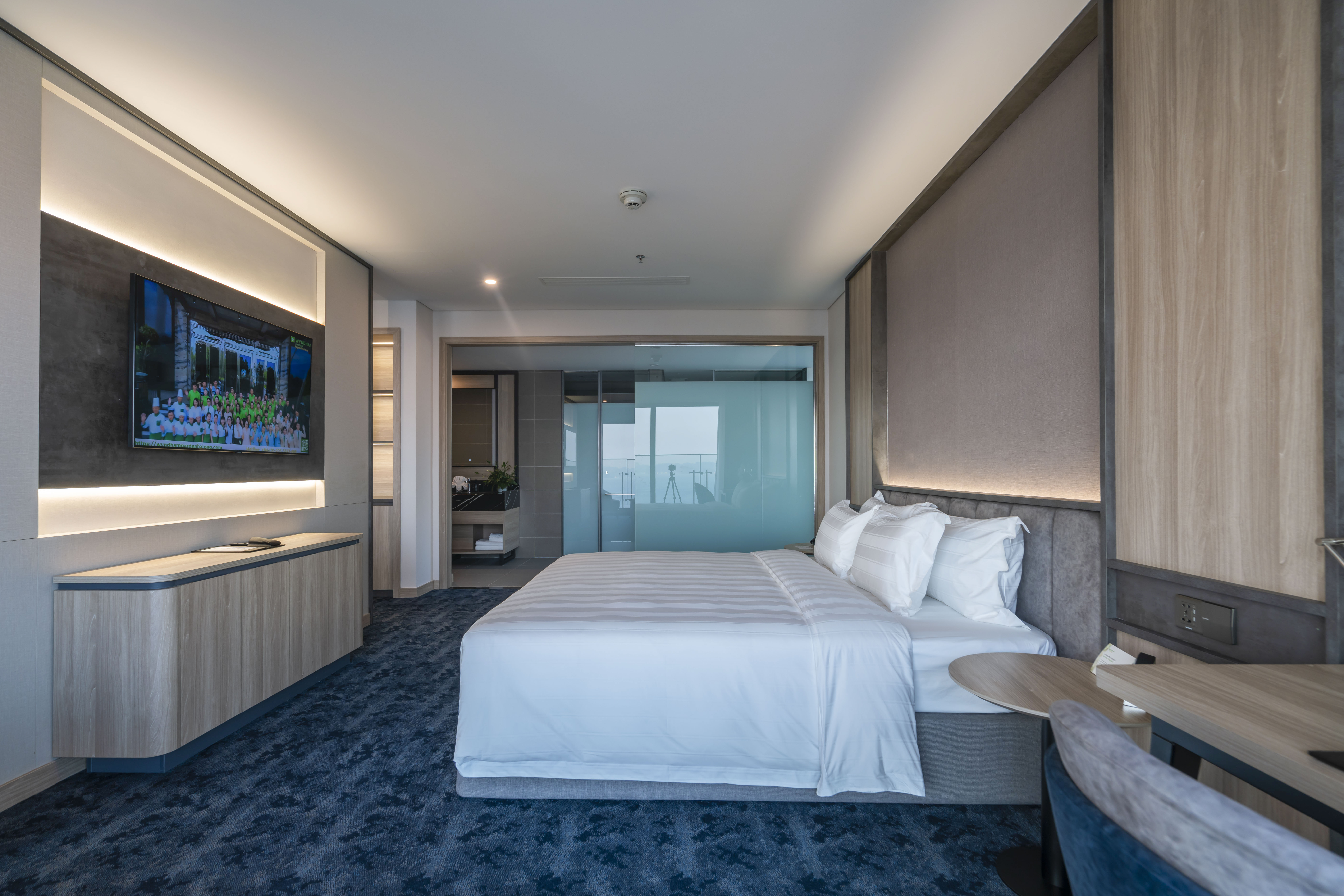 PREMIER SUITE