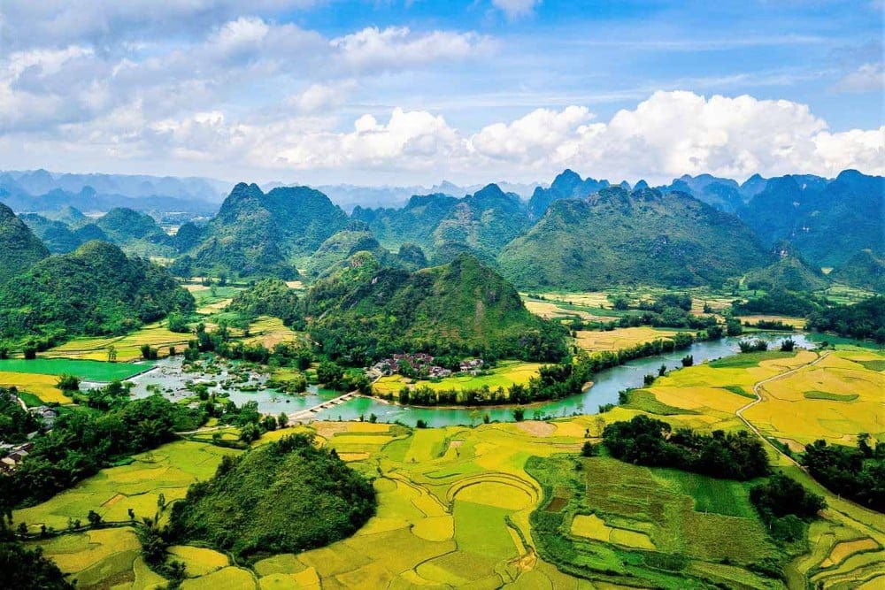 CAO BANG - BAN GIOC WATERFALL - NGUOM NGAO CAVE - BA BE LAKE 2 DAYS 2 NIGHTS (PRIVATE ENSUITE ROOM)