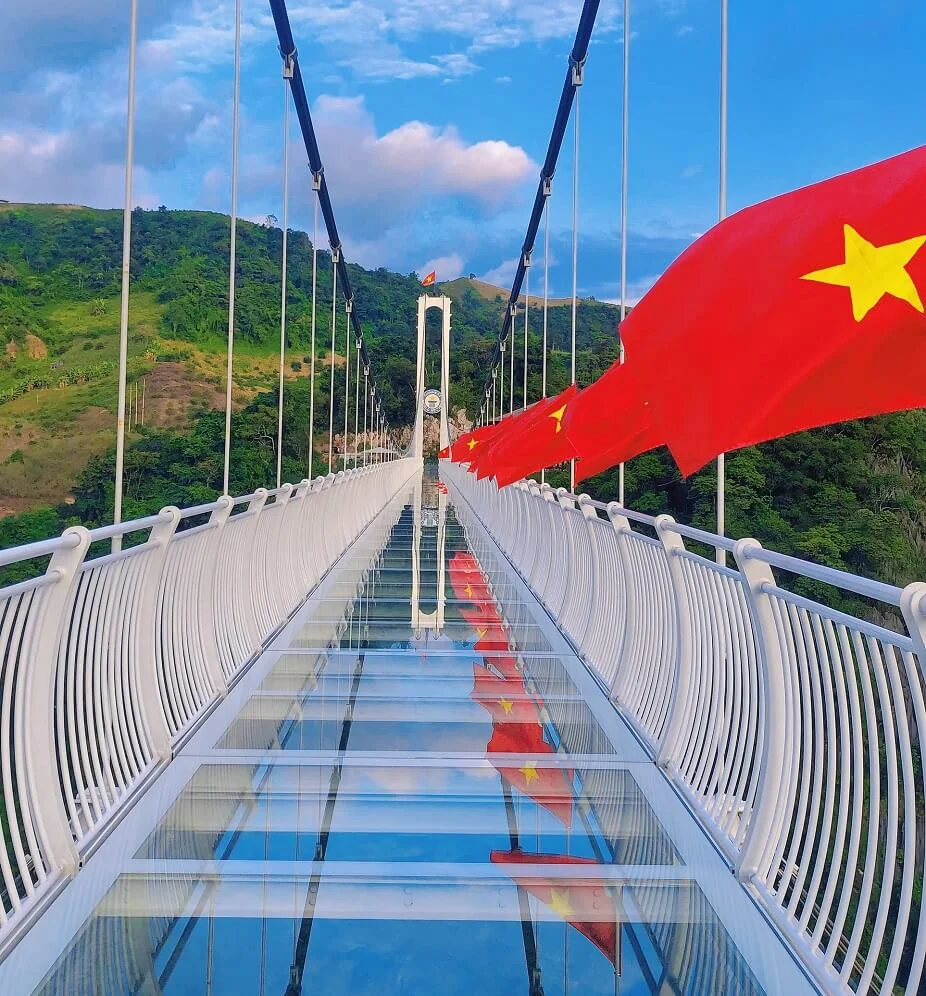 MOC CHAU – BACH LONG GLASS BRIDGE – TA XUA 2D1N (STANDARD HOTEL)
