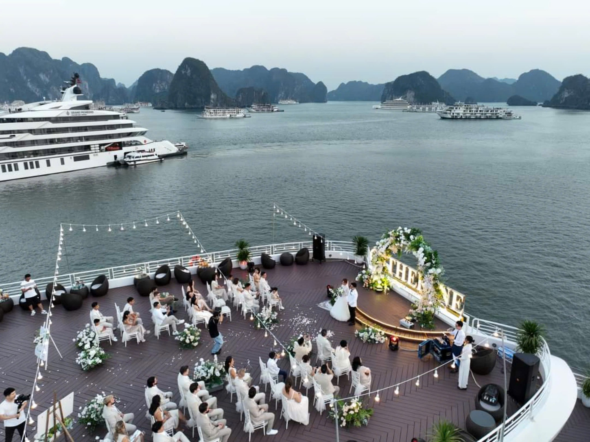 dam-cuoi-tren-du-thuyen-catherine (5)