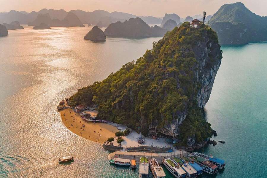 Ha Long Bay Tour – The Perfect Choice for an Unforgettable Journey