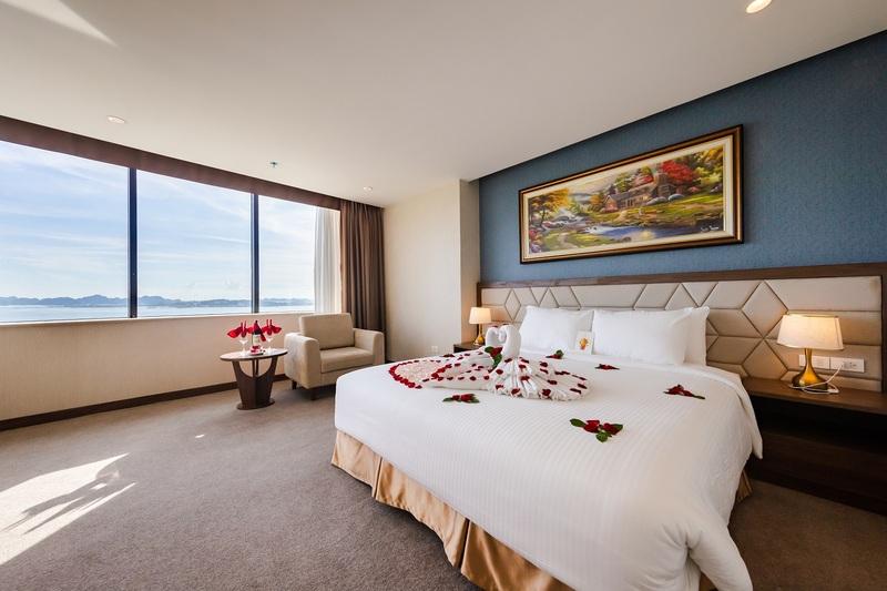 DELUXE OCEAN VIEW ROOM
