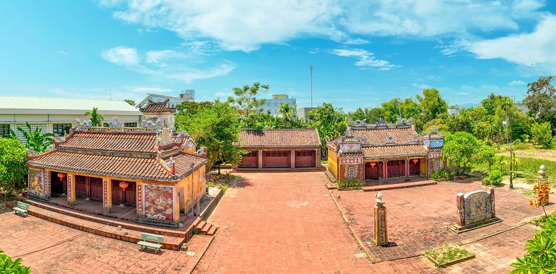 Du-lich-Da-Nang-di-dau-choi-gi-Lang-Tuy-Loan