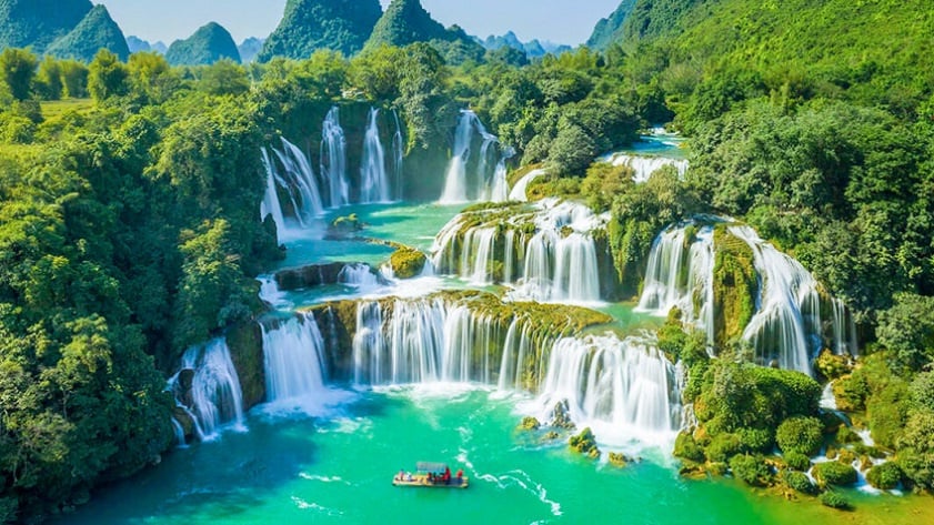 Discover Vietnam Hassle-Free with a Vietnam Package Tour from Bangalore
