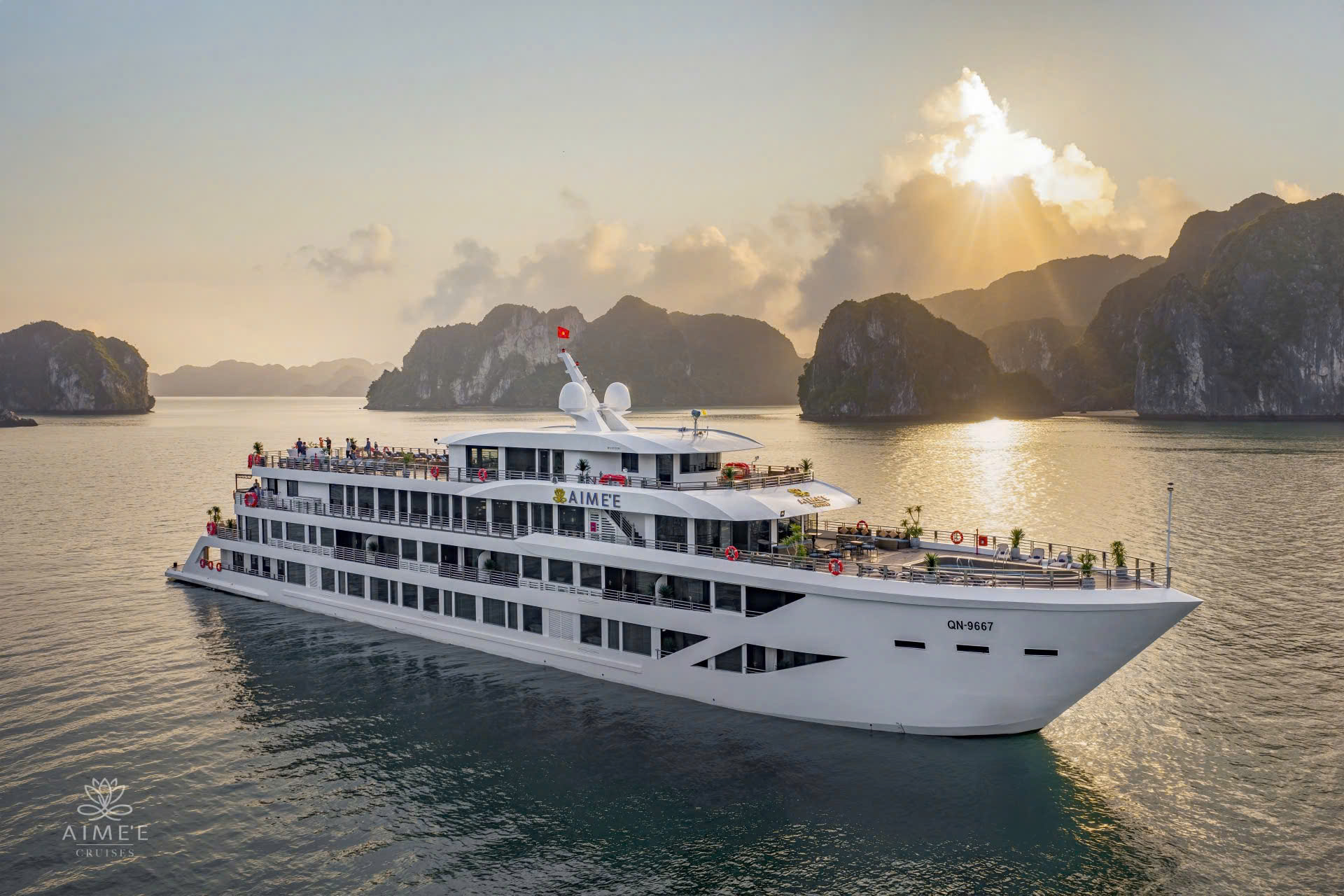 Du thuyền Aime’e Cruises