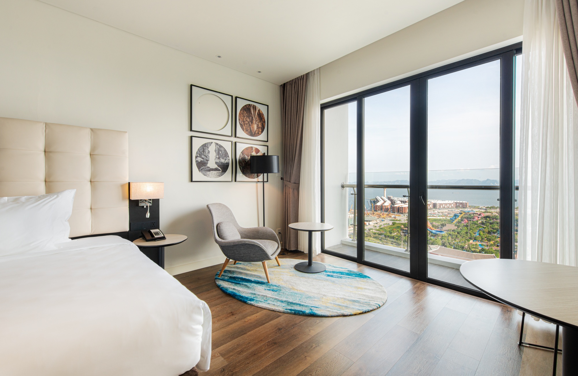 EXECUTIVE SUITE