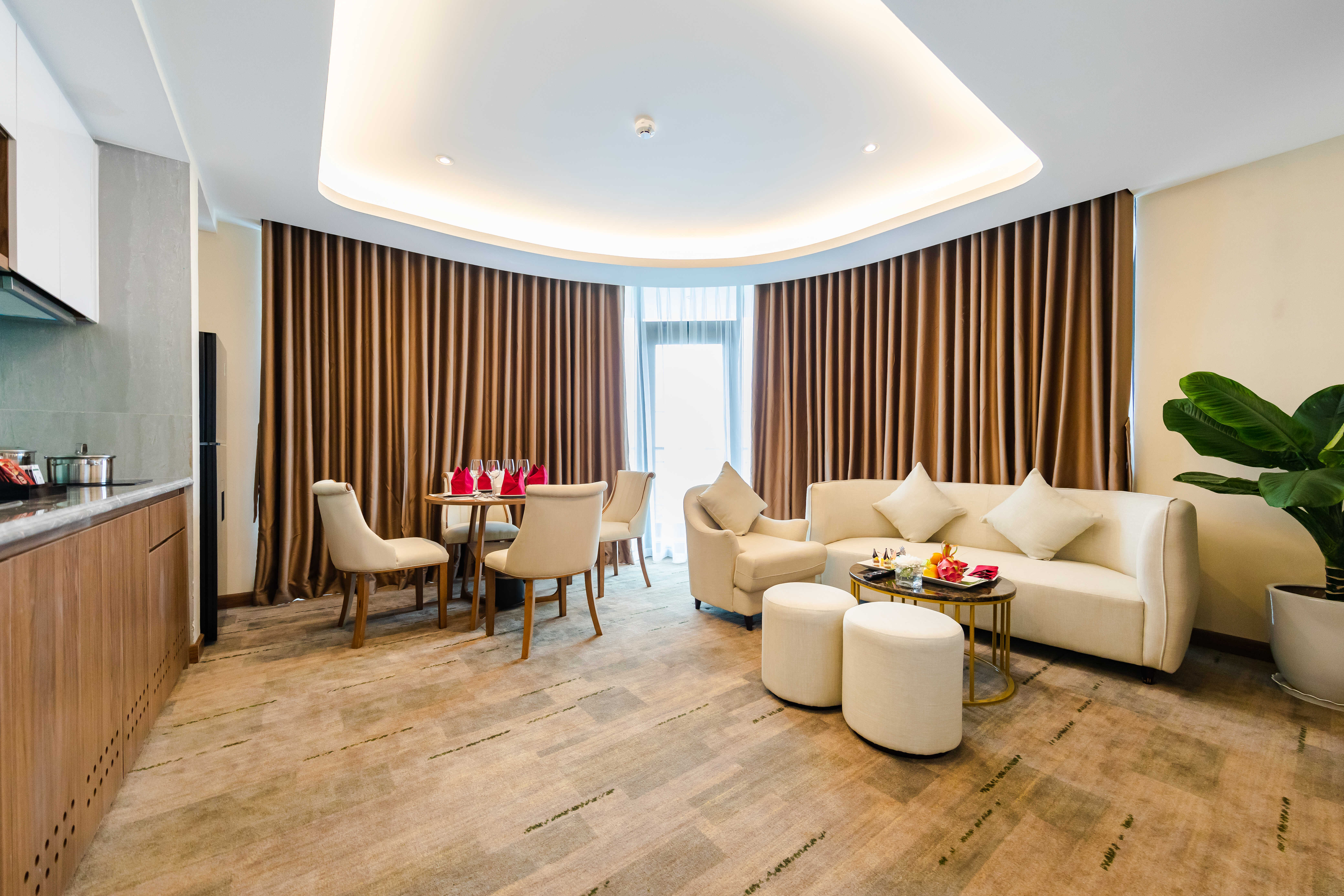 EXECUTIVE SUITE