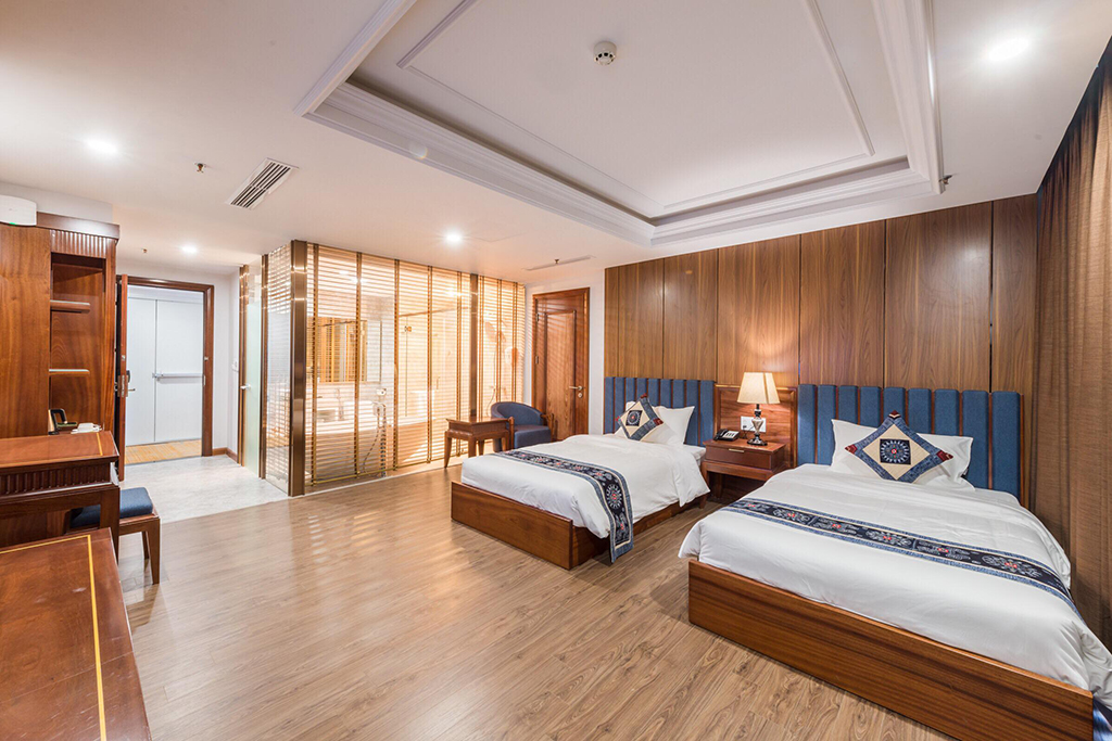 Family Suite Connecting
