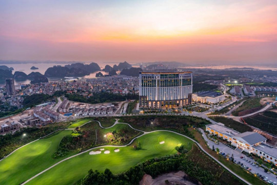 Top 5 Must-Experience Ha Long Bay Resorts for a Luxurious Getaway