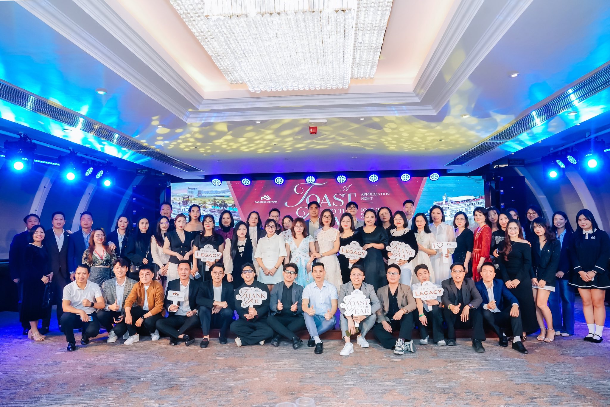 Du Thuyền + Gala Dinner (Cực Hợp Công Ty & Đại Gia Đình)