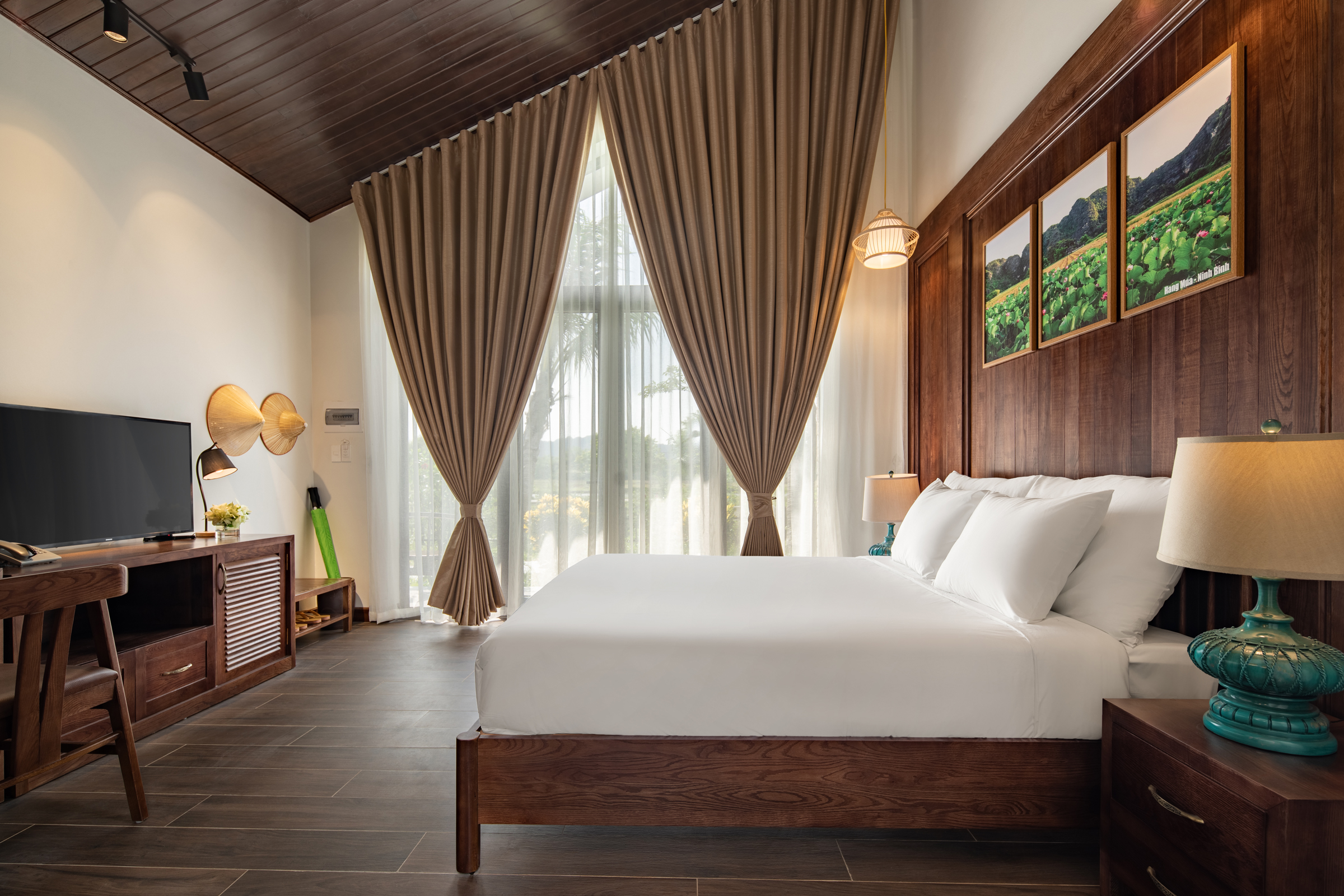 Bai Dinh Riverside Luxury Villa