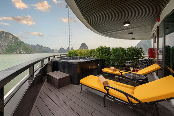 Majestic 60m2 tầng 2 ban công lớn tầm nhìn toàn cảnh, bồn tắm, bồn sục ngoài trời, phòng xông đã muối số lượng 2 cb