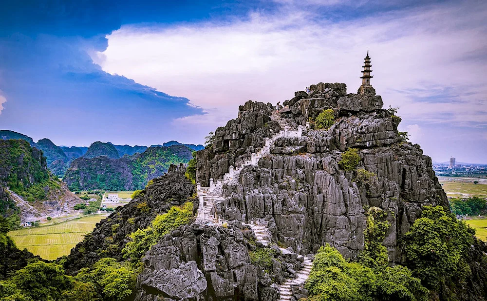 mua-caves-is-a-breathtaking-viewpoint-in-ninh-binh