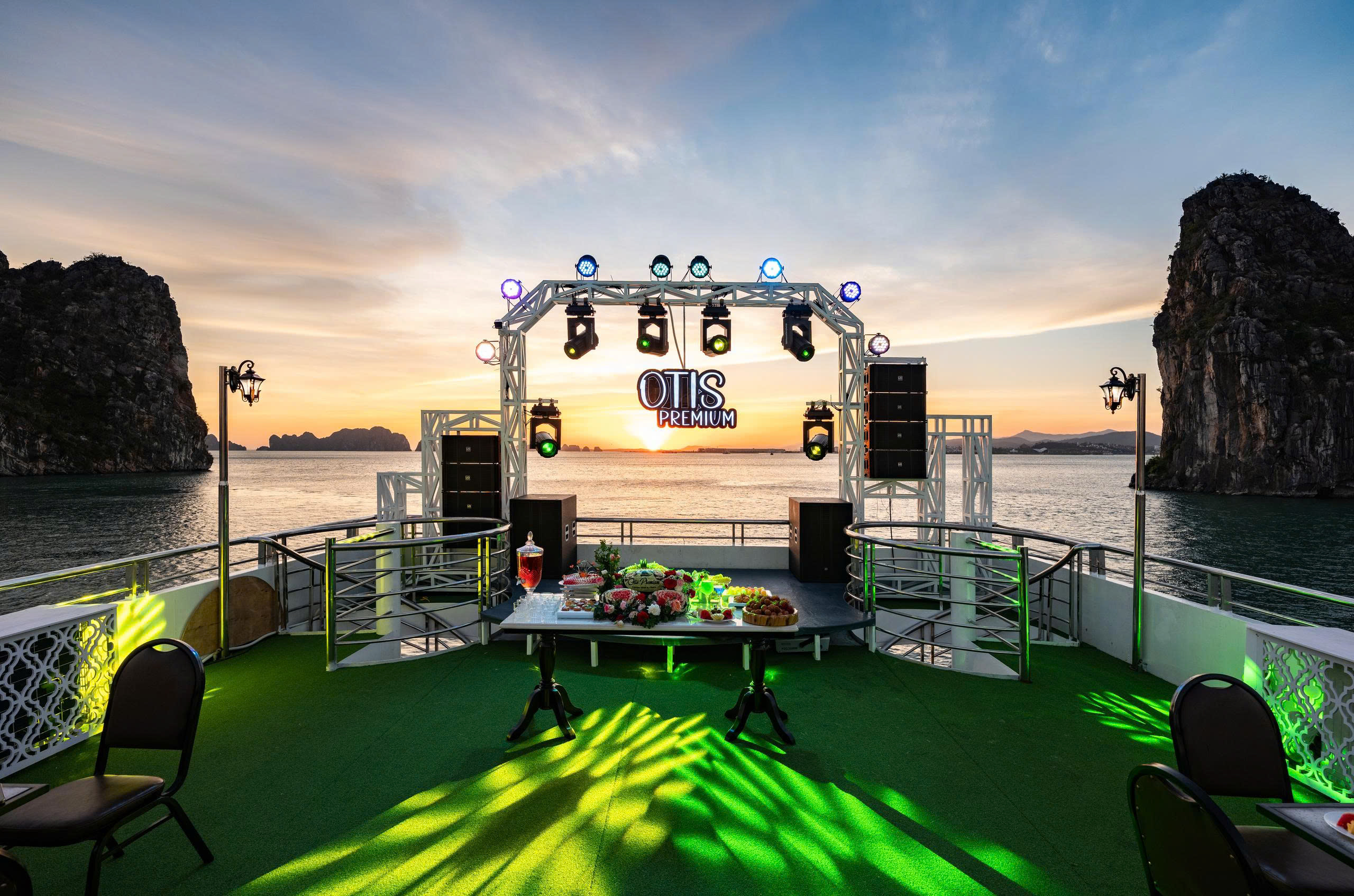 Otis Premium Day Cruise