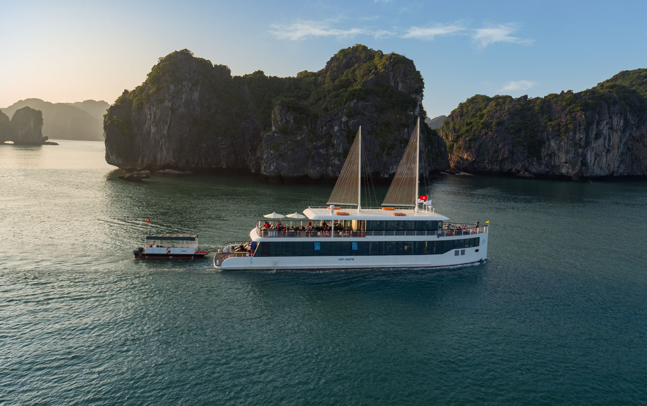 Du thuyền 8 tiếng Jade Sails Hạ Long- Jade Sail Day Cruise 8 Hour