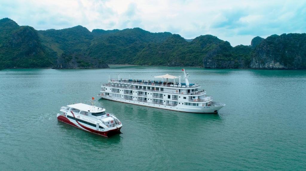 Paradise Grand Cruise HaLongBay