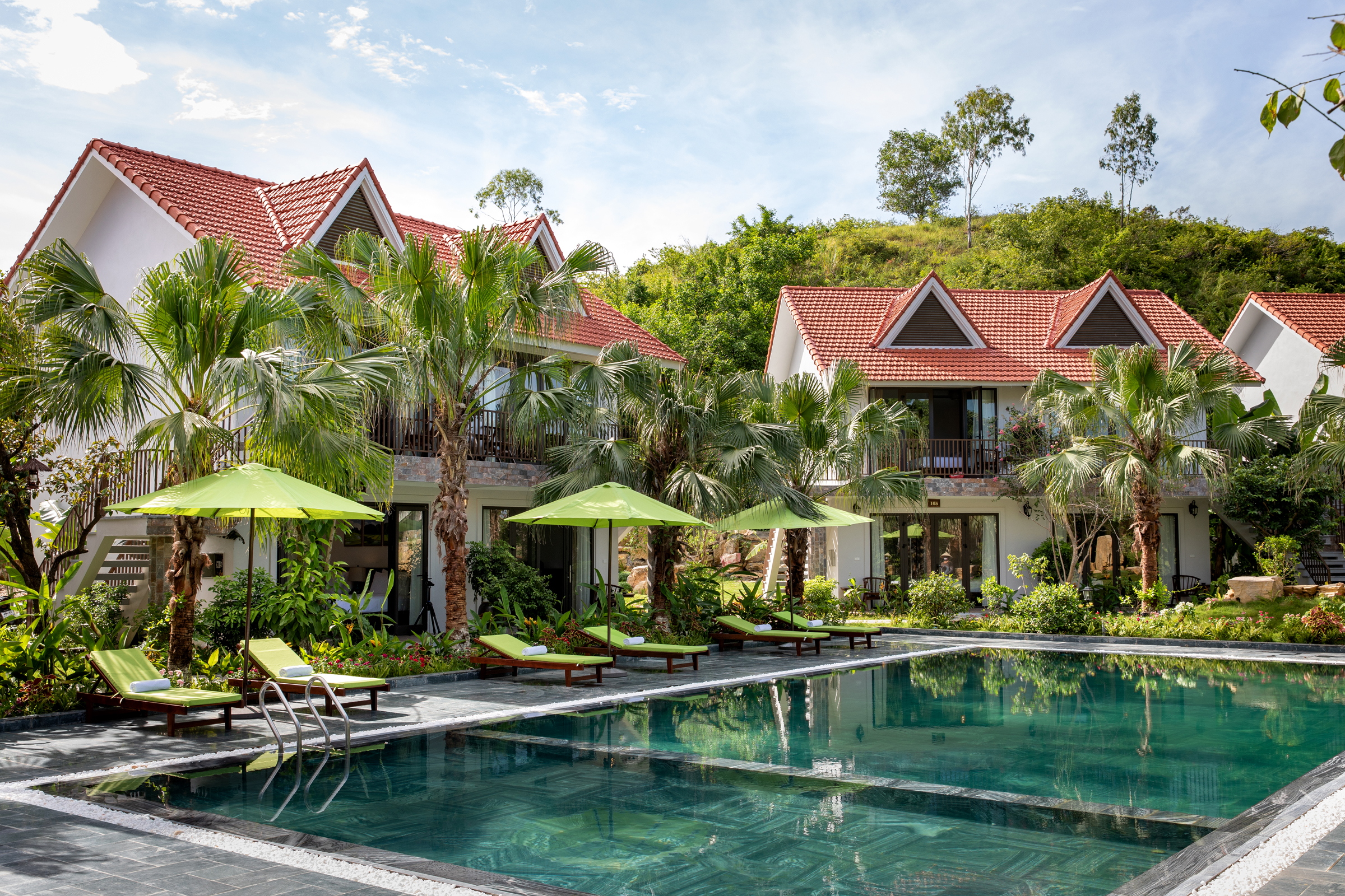 Deluxe Pool View