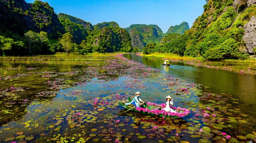 Explore Northern Vietnam in 5 Days 4 Nights: Hanoi – Ninh Binh – Halong Bay