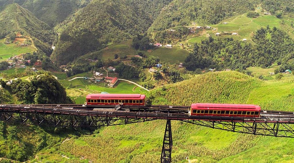tau-hoa-thung-lung-muong-hoa-sapa-1024x569 (1)